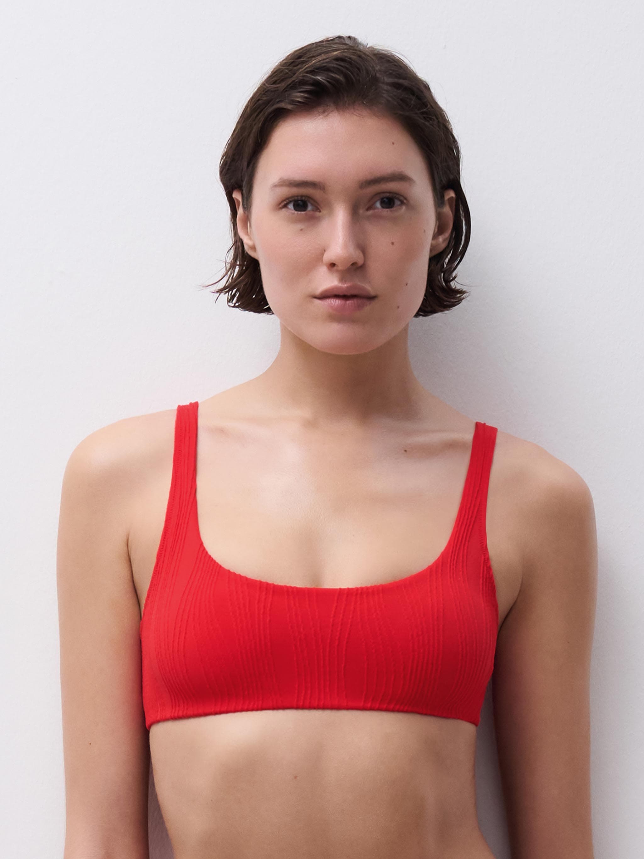 Bralette sin aros preformado con almohadillas extraíbles - Rojo Cherry