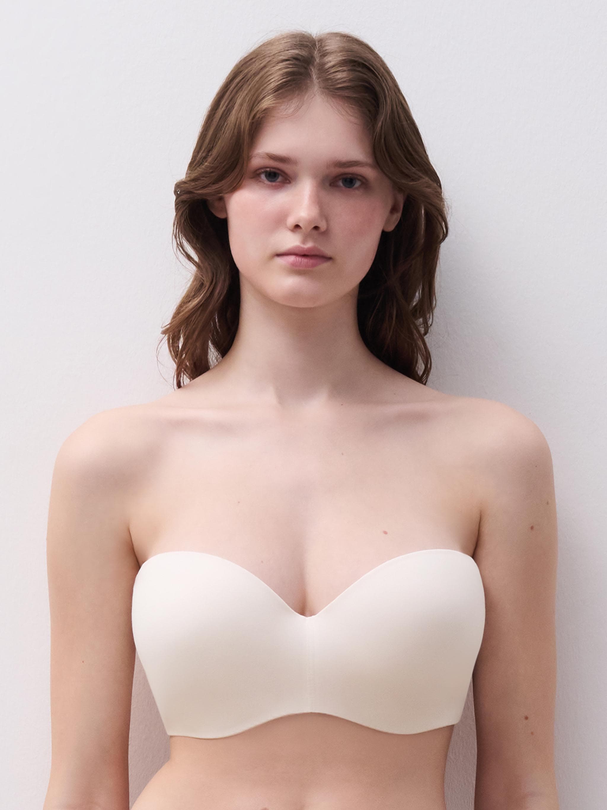 Sujetador Bandeau preformado con tirantes extraíbles - Talco