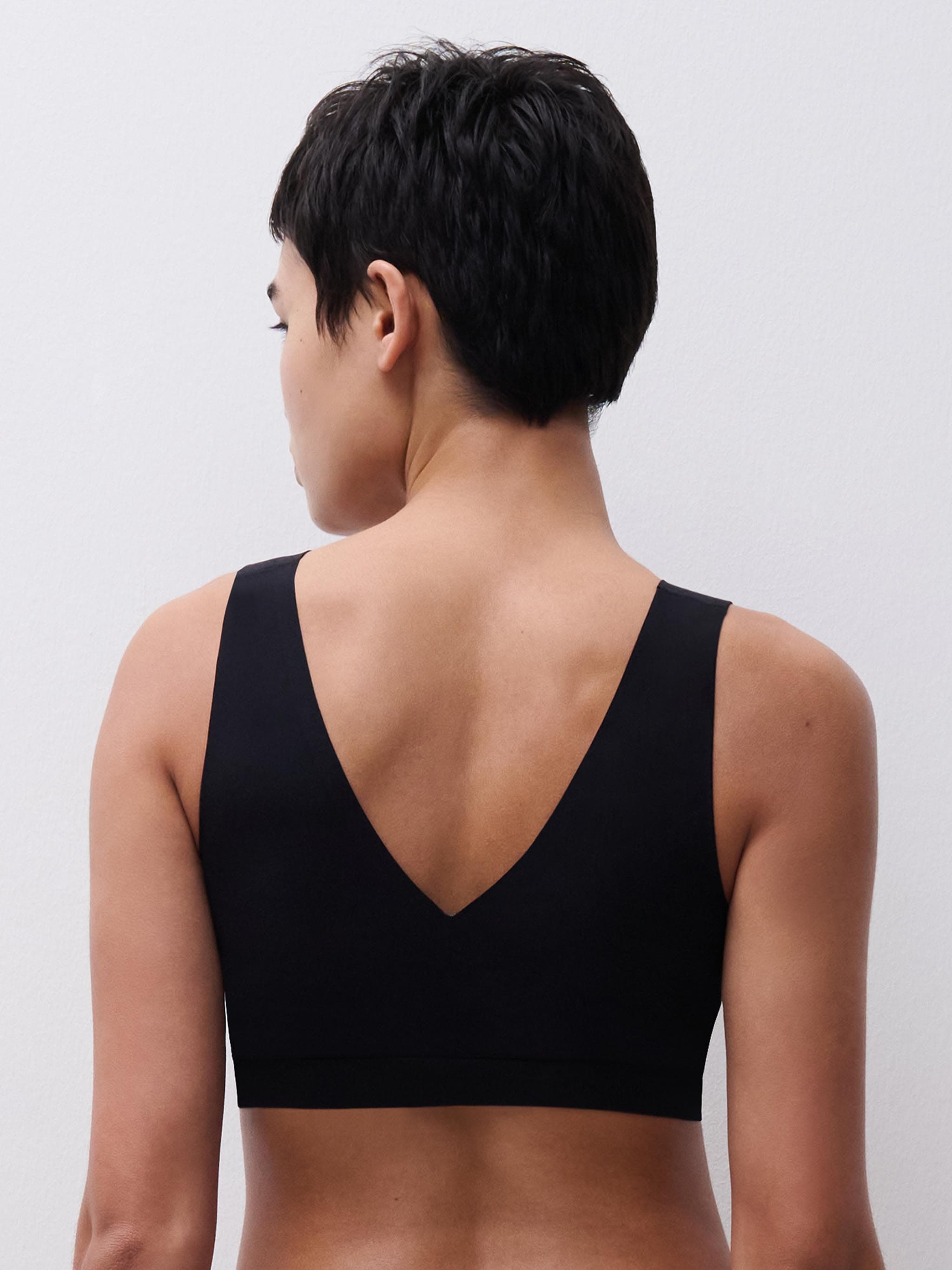 Bralette preformado escote V - Negro