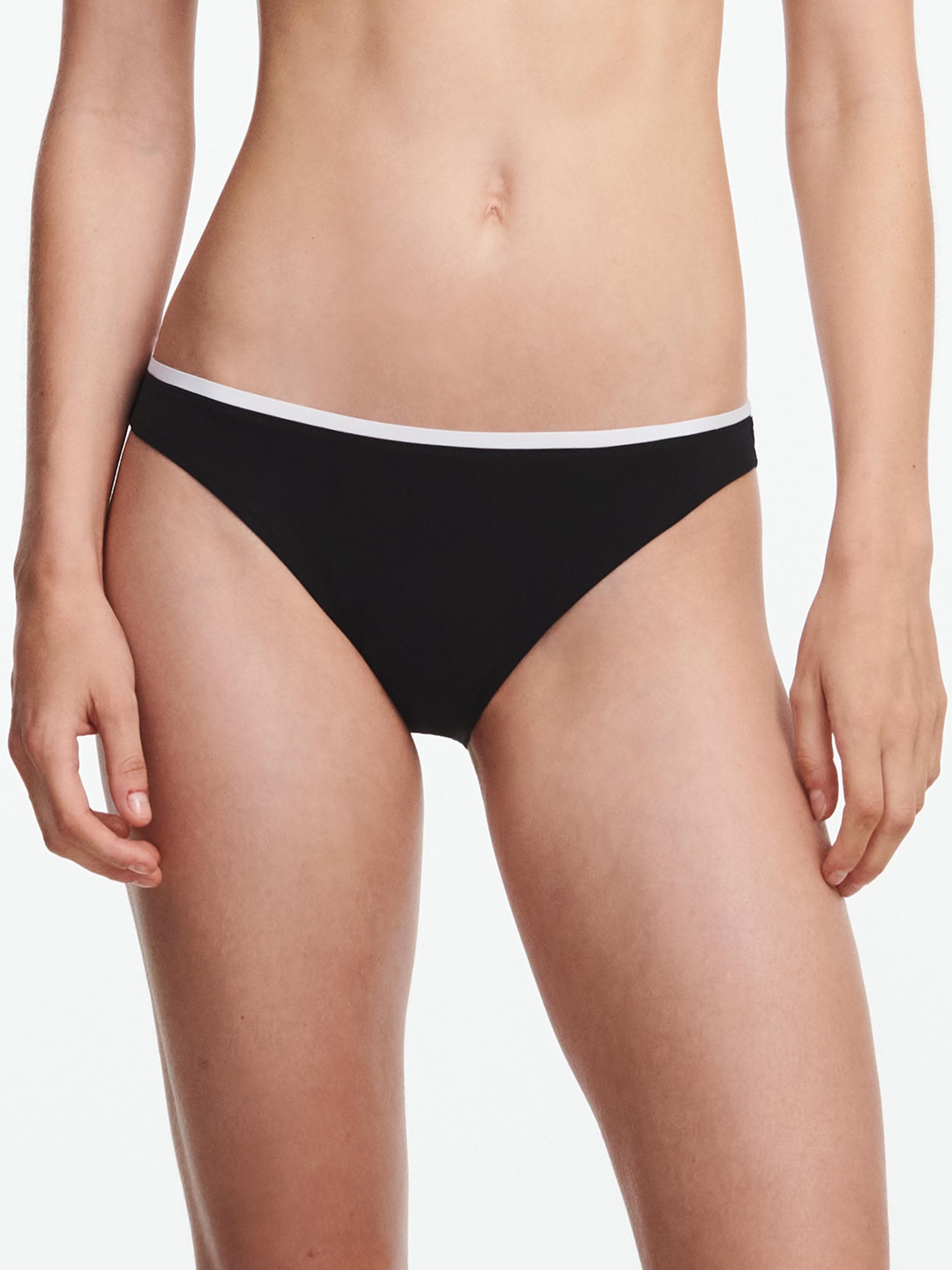 Slip - Black / White