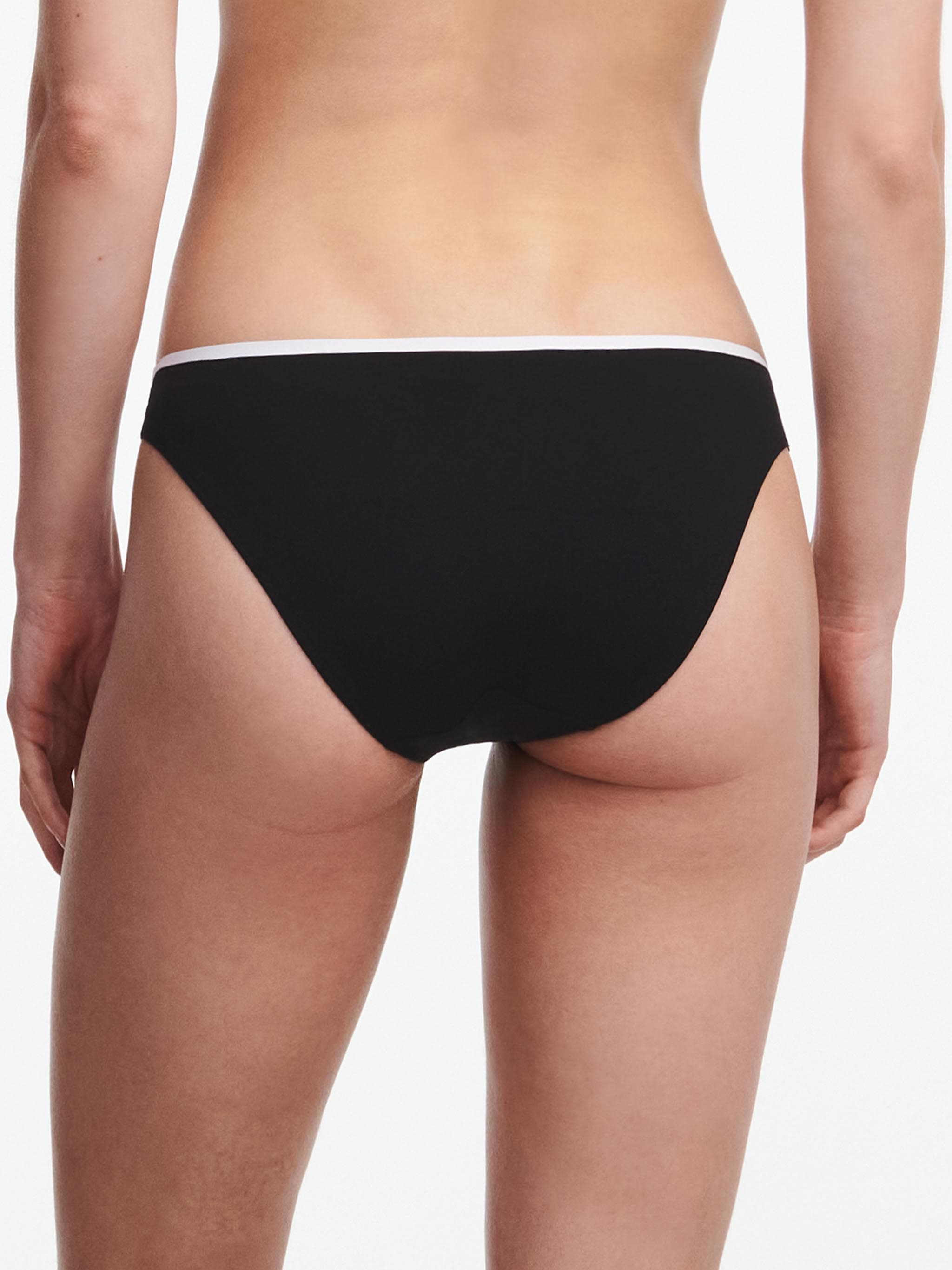 Slip - Black / White